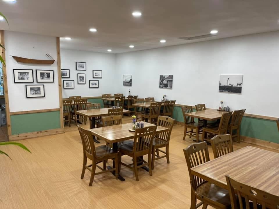 Portside Cafe 97465