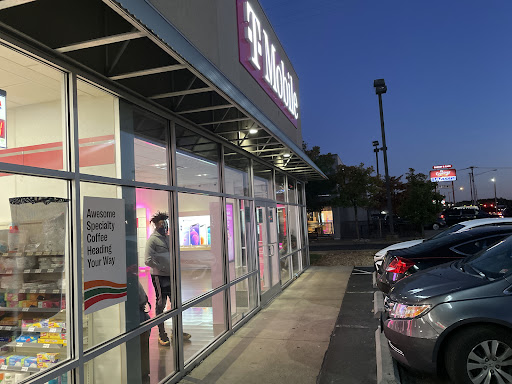 Cell Phone Store «T-Mobile», reviews and photos, 7305 Sudley Rd, Manassas, VA 20109, USA