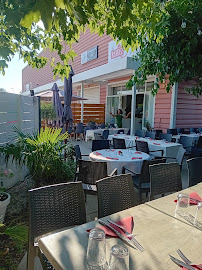 Atmosphère du Le Rendez Vous / restaurant franco malgache à L'Isle-sur-la-Sorgue - n°3