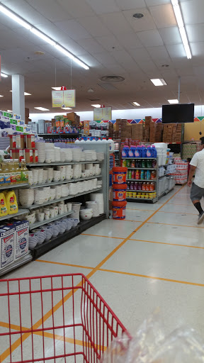 Grocery Store «Megamart», reviews and photos, 8328 Shoppers Square, Manassas, VA 20111, USA