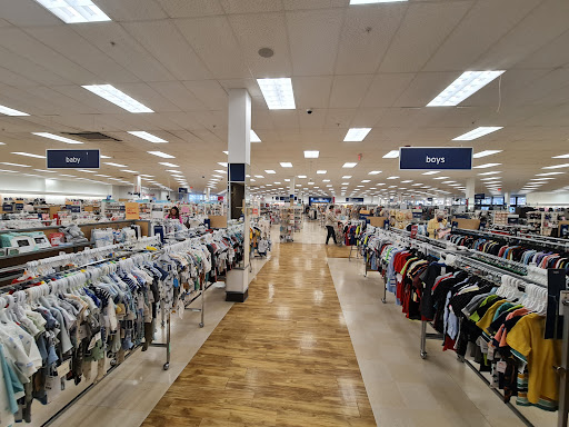 Furniture Store «HomeGoods», reviews and photos, 501 Town Centre Dr, Glen Mills, PA 19342, USA