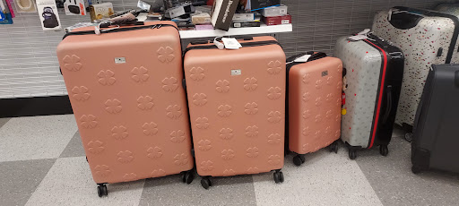 Shopping Mall «Pavilion Shopping Center», reviews and photos, 24055 Chagrin Blvd, Beachwood, OH 44122, USA