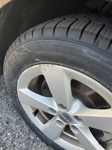 Tire Shop «Discount Tire Store - Norton Shores, MI», reviews and photos, 647 W Norton Ave, Norton Shores, MI 49441, USA