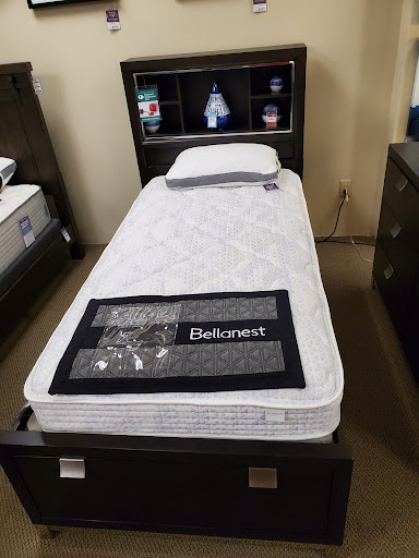 Furniture Store «Raymour & Flanigan Furniture and Mattress Store», reviews and photos, 2780 W Ridge Rd, Rochester, NY 14626, USA