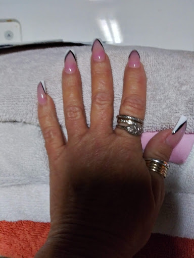 Nail Salon «Finest Nail & Tanning Salon», reviews and photos, 868 US-129 #11, Cleveland, GA 30528, USA