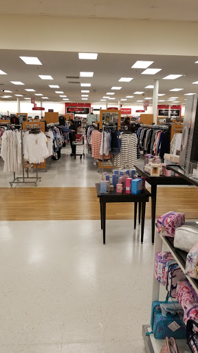 Department Store «T.J. Maxx», reviews and photos, 1334 Park St, Stoughton, MA 02072, USA