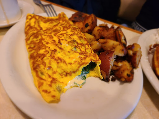 Family Restaurant «The Broadway Restaurant Catering & Ice Cream», reviews and photos, 100 Water St, Worcester, MA 01604, USA