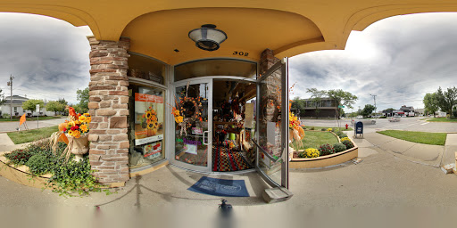 Florist «Flower Basket», reviews and photos, 302 N Lake St, Aurora, IL 60506, USA
