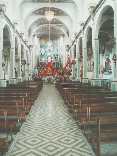 Iglesia Católica San Miguel de Porotos - Azogues