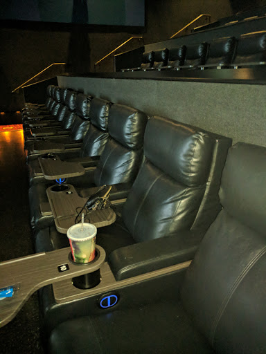 Movie Theater «Rave Cinemas», reviews and photos, 864 Riverdale St, West Springfield, MA 01089, USA