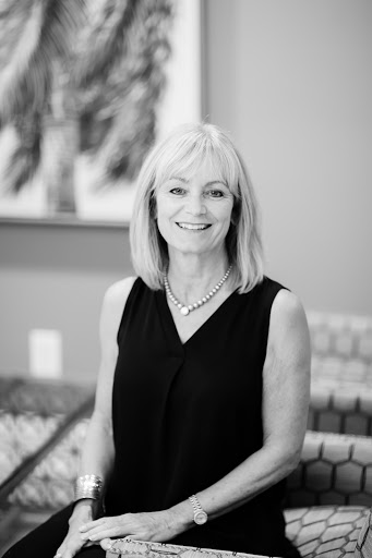 Hair Salon «Robert of Philadelphia Hair Design Downtown», reviews and photos, 440 Bayfront Pl, Naples, FL 34102, USA