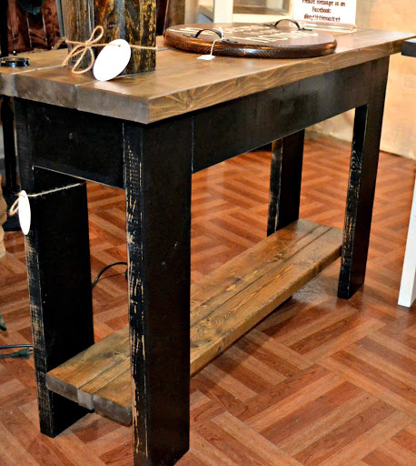 Consignment Shop «Trader Maes Decor & Artist Market», reviews and photos, 2001 Rock Springs Rd, Apopka, FL 32712, USA