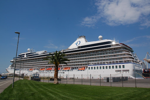 Cruise line company Henderson