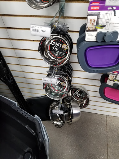 Pet Supply Store «Mounds Pet Food Warehouse», reviews and photos, 8311 University Ave, Middleton, WI 53562, USA