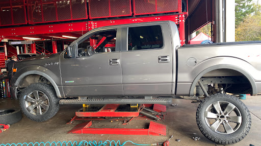 Tire Shop «Discount Tire Store - Tigard, OR», reviews and photos, 11462 SW Pacific Hwy, Tigard, OR 97223, USA