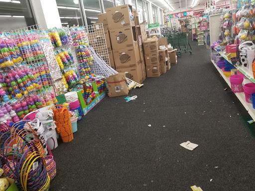 Dollar Store «Dollar Tree», reviews and photos, 7 Penn Mart Center, New Castle, DE 19720, USA