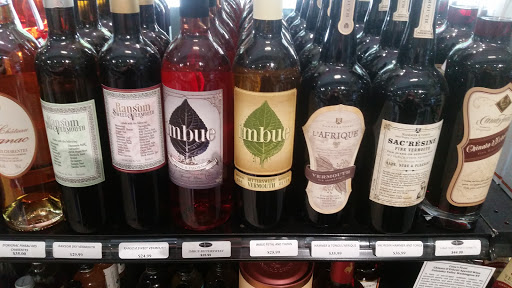 Liquor Store «Pearl Specialty Market & Spirits», reviews and photos, 900 NW Lovejoy St, Portland, OR 97209, USA