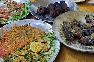 مطاعم الهلال للكباب البلدي image