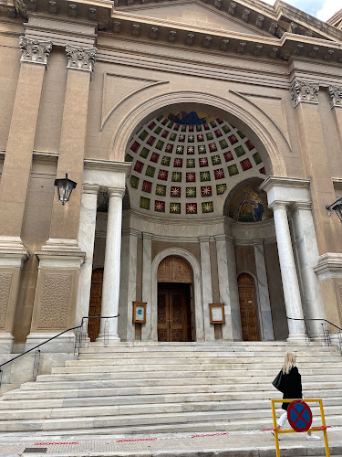 Ιερός Ναός Αγίου Διονυσίου Αρεοπαγίτου, Πολιούχου Αθηνών - Εκκλησία