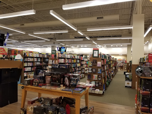 Book Store «Barnes & Noble Booksellers The Shops at River Crossing», reviews and photos, 8675 River Crossing Blvd, Indianapolis, IN 46240, USA