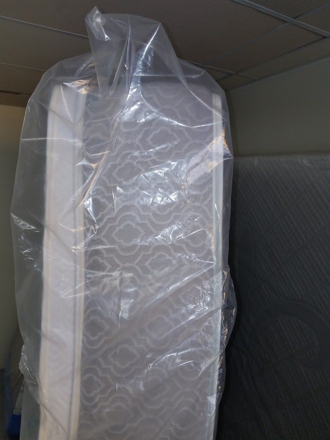 Momo Discount Furniture