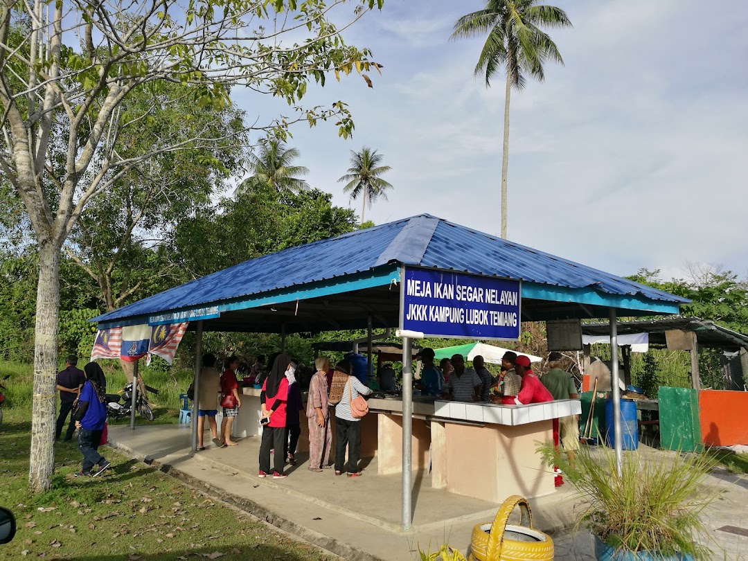 MEJA IKAN SEGAR NELAYAN