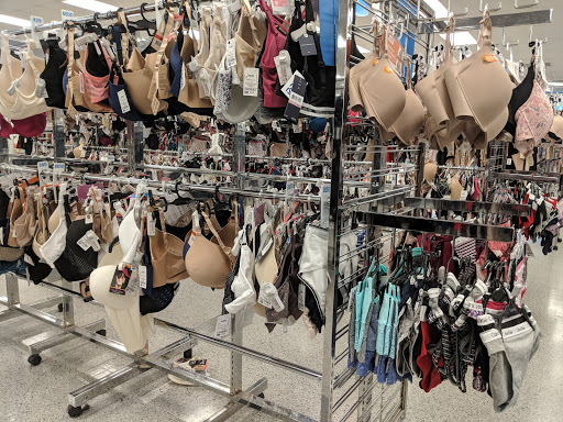 Clothing Store «Ross Dress for Less», reviews and photos, 2505 NW Federal Hwy, Stuart, FL 34994, USA