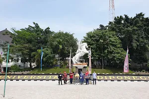 Monumen Patung Pangeran Diponegoro (Prince of Diponegoro Memorial Statue) image