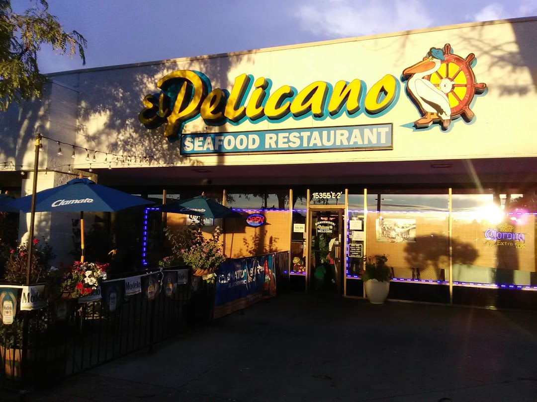 El Pelicano Restaurant & Lounge