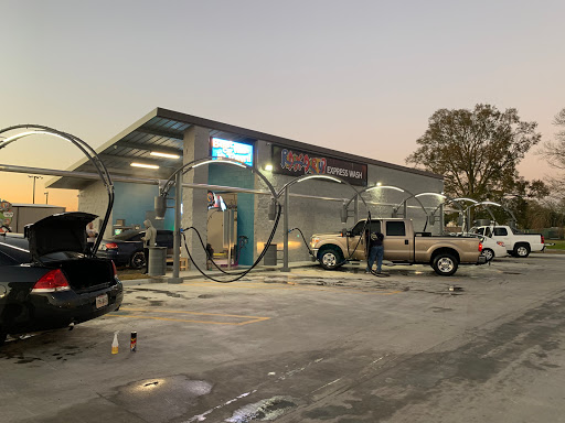 Ridin' Dirty? Express Wash en Donaldsonville