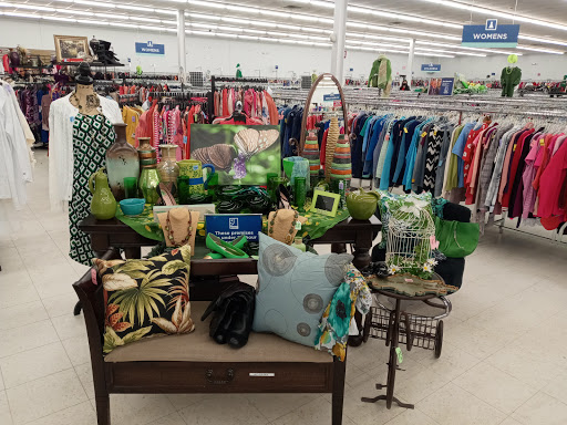 Thrift Store «Green Bay East Goodwill Retail Store & Training Center», reviews and photos