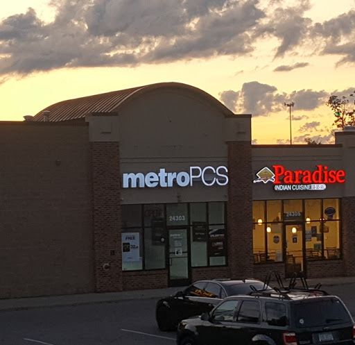 Cell Phone Store «MetroPCS Authorized Retailer», reviews and photos, 24303 Halsted Rd, Farmington, MI 48335, USA