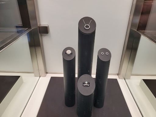 Jewelry Store «Tiffany & Co.», reviews and photos, 4400 Sharon Rd, Charlotte, NC 28211, USA