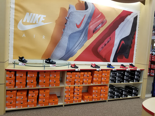 Shoe Store «Famous Footwear», reviews and photos, 1500 13th Ave E, West Fargo, ND 58078, USA