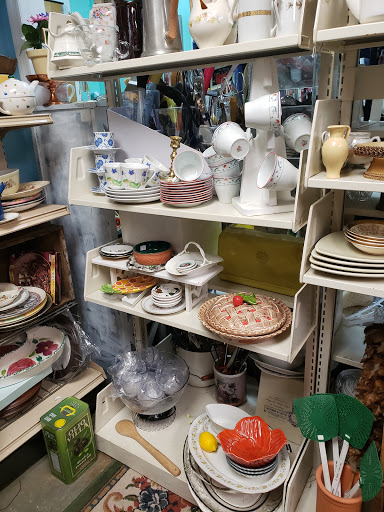 Thrift Store «All you need is thrift», reviews and photos, 148 W Hoffman Ave, Lindenhurst, NY 11757, USA