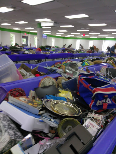 Thrift Store «Goodwill Outlet Center & Donation Center», reviews and photos