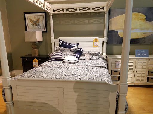 Furniture Store «American Signature Furniture», reviews and photos, 3755 Carmia Dr SW #1000, Atlanta, GA 30331, USA