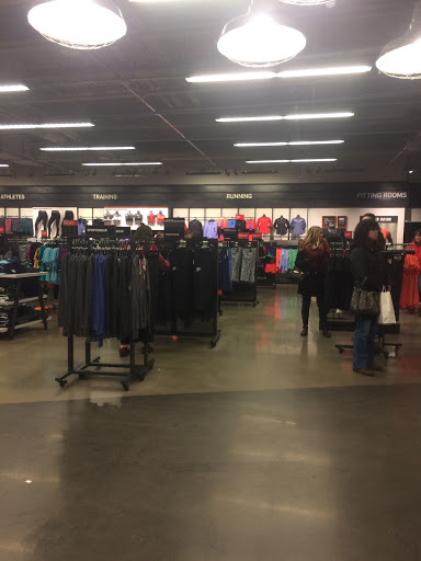 Clothing Store «Nike Factory Store», reviews and photos, 3905 Eagan Outlets Pkwy #200, Eagan, MN 55122, USA