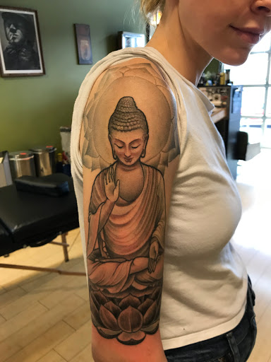 Tattoo Shop «Sacred Art Tattoo LLC», reviews and photos, 1425 NW Monroe Ave # C, Corvallis, OR 97330, USA