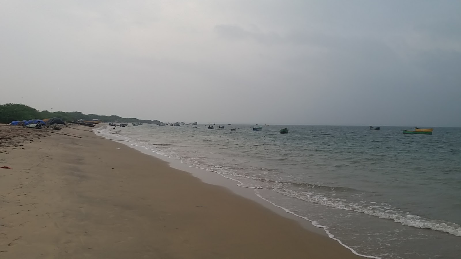 Foto van Valinokkam Beach met gemiddeld niveau van netheid