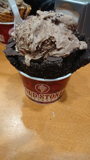 Ice Cream Shop «Cold Stone Creamery», reviews and photos, 1000 W Columbus Ave, Springfield, MA 01105, USA