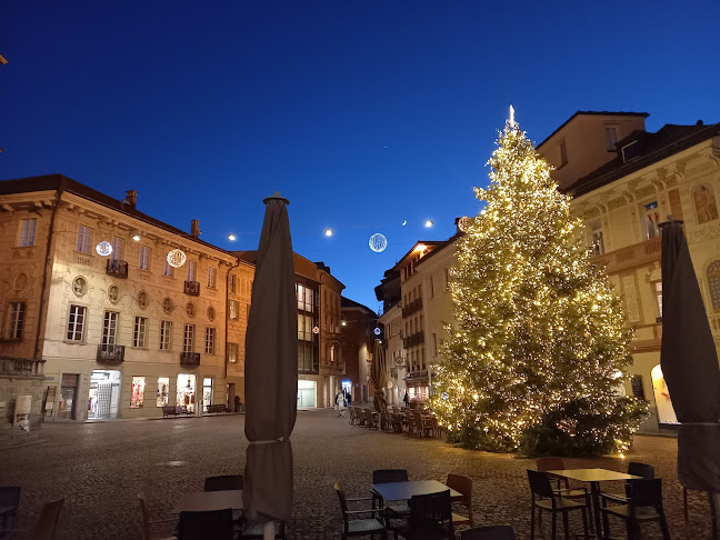 Kommentare und Rezensionen über Bellinzona Piazza Collegiata