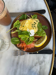 Photo n°119 de Marcelle - Rue de Grenelle à Paris ()