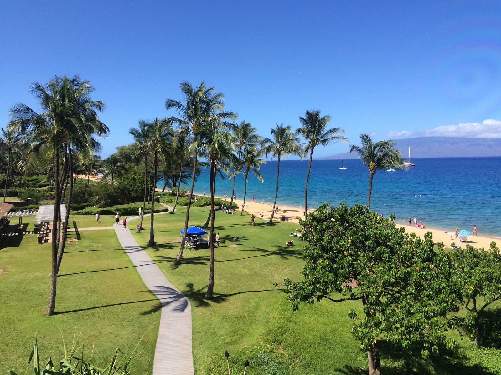 Kahekili Beach'in fotoğrafı uçurumlarla desteklenmiş