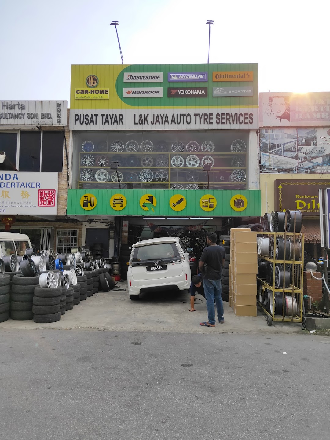 L & K Reko Auto Tyres Services (002000149-V)