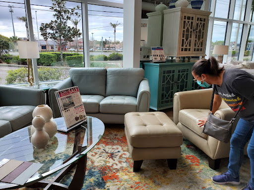 Furniture Store «Rooms To Go Furniture Store - Port Richey», reviews and photos, 9500 Scenic Dr, Port Richey, FL 34668, USA