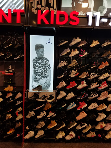 Shopping Mall «Towson Town Center», reviews and photos, 825 Dulaney Valley Rd, Towson, MD 21204, USA