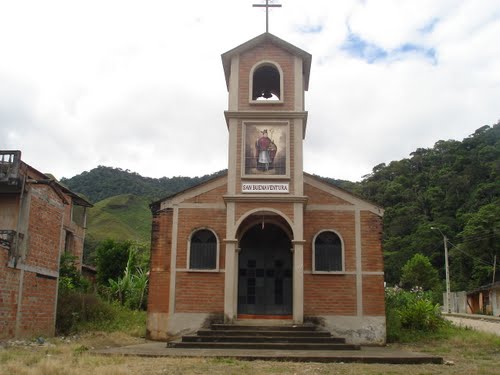 Opiniones de Iglesia Católica San Buenaventura - Timbara en Timbara - Iglesia