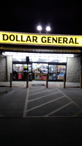 Discount Store «Dollar General», reviews and photos, 15 Greenlaw Ave, Flora, IL 62839, USA