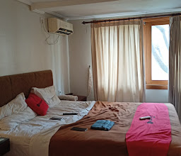 RedDoorz Premium @ Raya Nginden photo